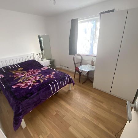Art Double Bed Room Edgware Екстер'єр фото