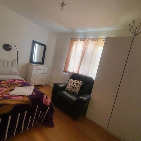 Art Double Bed Room Edgware Екстер'єр фото