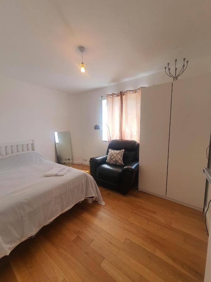 Art Double Bed Room Edgware Екстер'єр фото