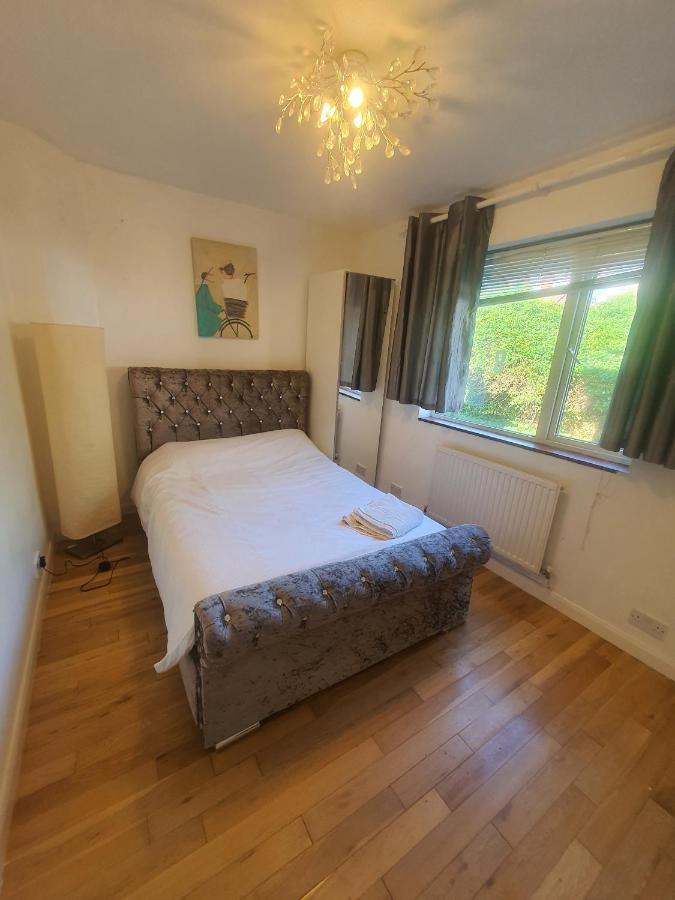 Art Double Bed Room Edgware Екстер'єр фото