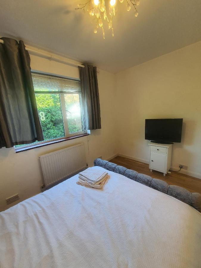 Art Double Bed Room Edgware Екстер'єр фото